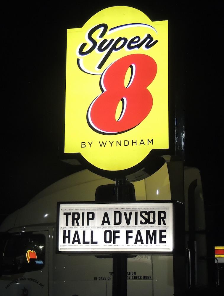 Super 8 By Wyndham Mifflinville Near Bloomsburg Экстерьер фото